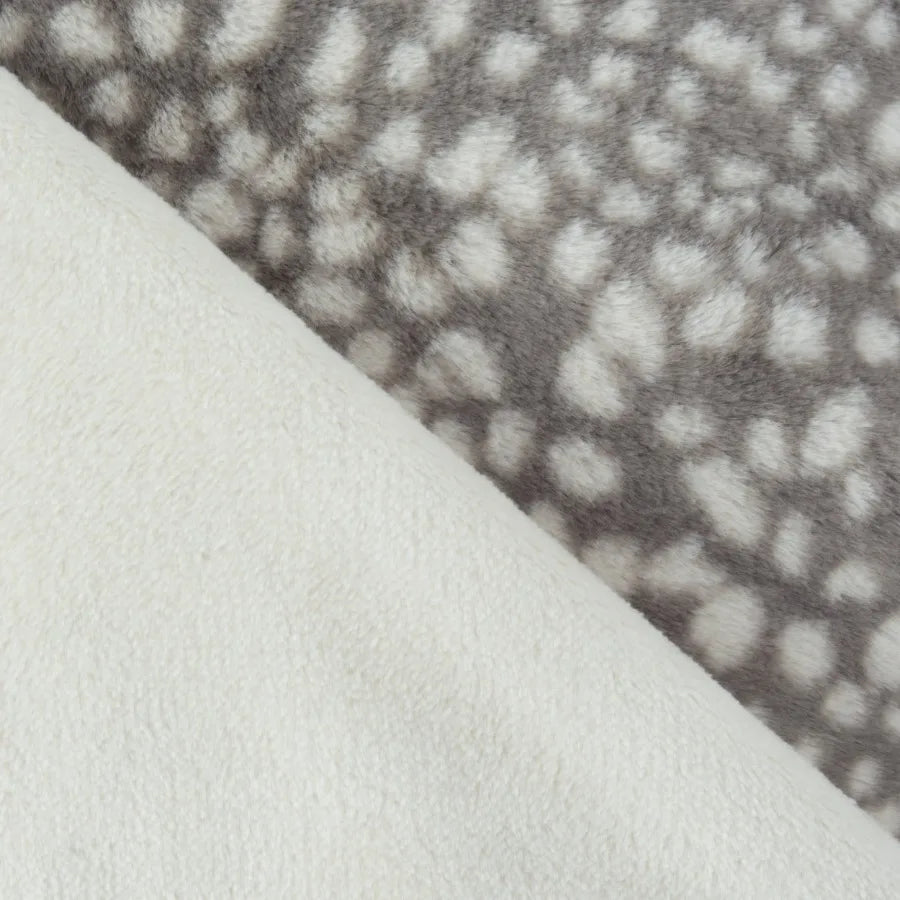 Waterproof Throw for Dogs and Cats: Ideal for Pet Beds Car Seats and Outdoor Use Durable Easy to Clean and Provides Comfort in